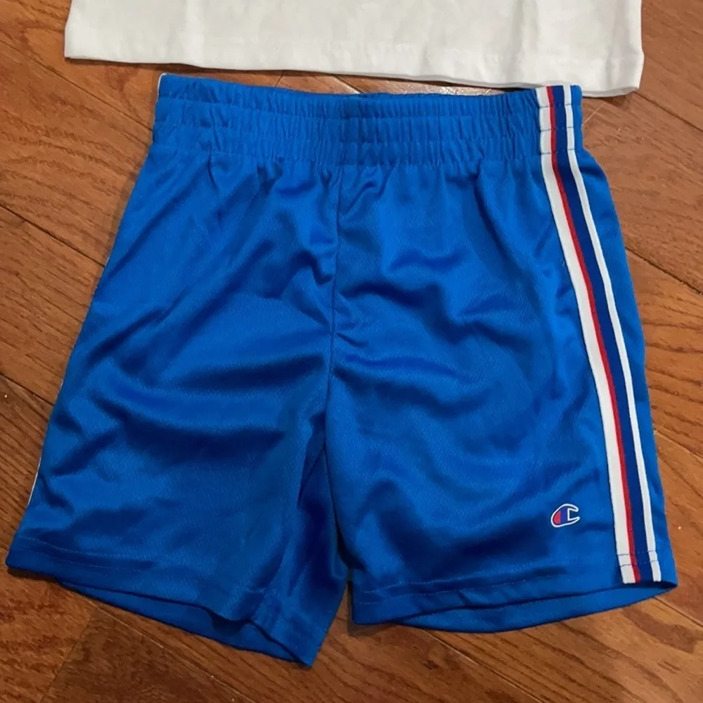NWT kid’s Champion outfit 4